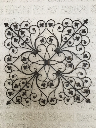 Beautifully beautiful decorative metal wall ornament.